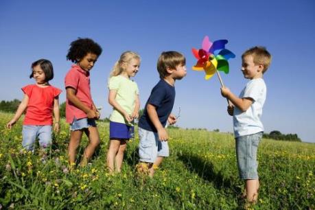 Gợi ý các hoạt động ngoại khóa cho trẻ dịp hè này