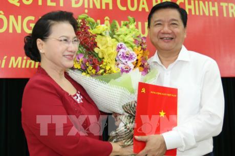 Công bố Quyết định đồng chí Đinh La Thăng giữ chức vụ Phó ban Kinh tế Trung ương