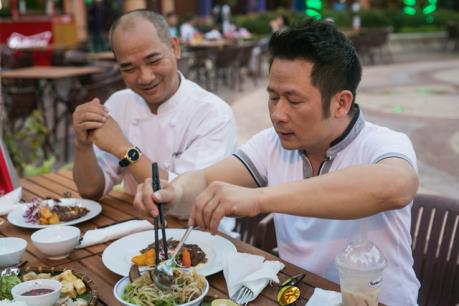 Ca sỹ Bằng Kiều trải nghiệm Không gian ẩm thực Ngũ hành tại Đà Nẵng