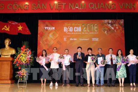 Hơn 60 tác phẩm xuất sắc đoạt Giải báo chí TTXVN năm 2016