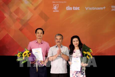 Toàn cảnh lễ trao giải Báo chí Thông tấn xã Việt Nam năm 2016