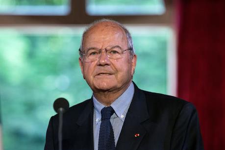 Tỷ phú Lacharriere bị truy tố vì liên quan đến vụ tai tiếng của cựu Thủ tướng Fillon