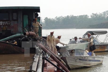 Hà Nội quyết dẹp nạn "cát tặc" trên sông
