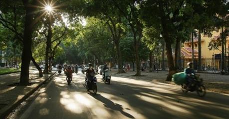 Dự báo thời tiết ngày 16/5: Bắc Bộ trời chuyển nắng, Trung Bộ có mưa lớn