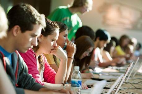 Các trường đại học tư của Mỹ giảm học phí xuống mức thấp kỷ lục