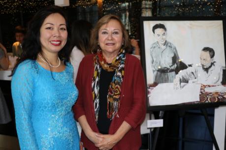 Lễ giới thiệu tranh và sách về Chủ tịch Hồ Chí Minh tại thành phố Toronto