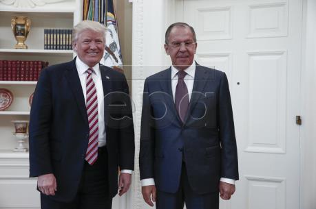 Nhà Trắng bảo vệ việc Tổng thống Mỹ chia sẻ thông tin với Nga