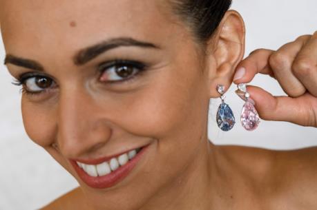 Đôi khuyên tai kim cương Apollo và Artemis đạt mức giá kỷ lục