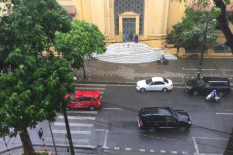 Dự báo thời tiết hôm nay 18/5: Hà Nội mưa vừa, nhiệt độ giảm