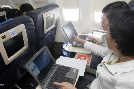 Lệnh cấm thiết bị điện tử trên máy bay: Mỹ và EU vẫn muốn thảo luận thêm