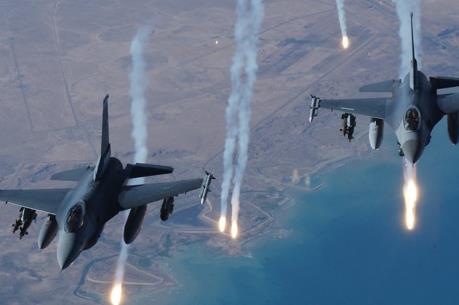 Liên quân do Mỹ dẫn đầu không kích đoàn xe quân đội Syria