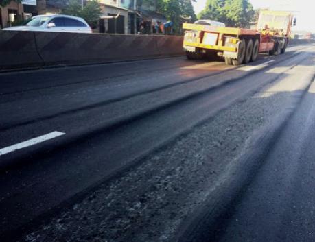 Khẩn trương sửa chữa mặt đường Quốc lộ 1 bị trồi lún