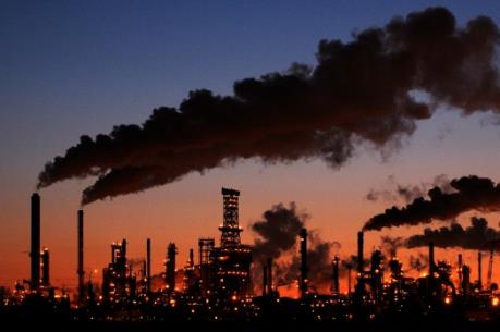 Canada lên kế hoạch áp thuế khí thải carbon từ năm 2018