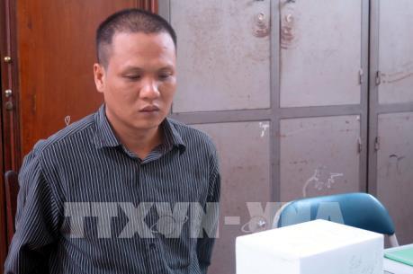 Bắt đối tượng vận chuyển trái phép 1 kg ma túy đá