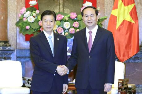 Chủ tịch nước Trần Đại Quang tiếp Bộ trưởng Thương mại Trung Quốc