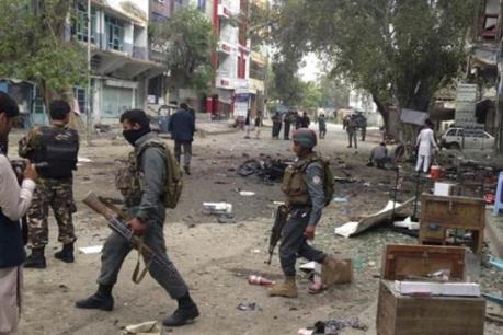 Tấn công ngân hàng làm gần 40 người thương vong