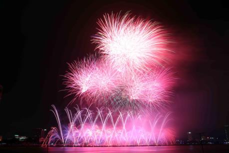 Đẹp lung linh đêm thi thứ 2 Lễ hội pháo hoa quốc tế Đà Nẵng