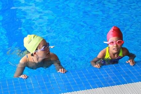 Những lưu ý khi cho trẻ học bơi