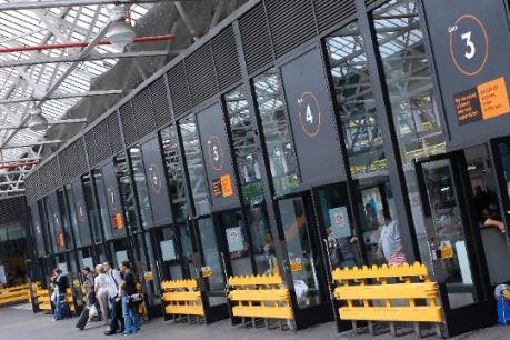 Cảnh sát London đóng cửa nhà ga Victoria Coach sau khi phát hiện gói đồ khả nghi