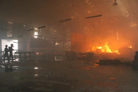 Cháy xưởng gỗ tại Đồng Nai, thiệt hại hàng chục tỉ đồng