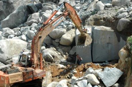 Tạm dừng hoạt động mỏ khai thác đá gây ô nhiễm môi trường
