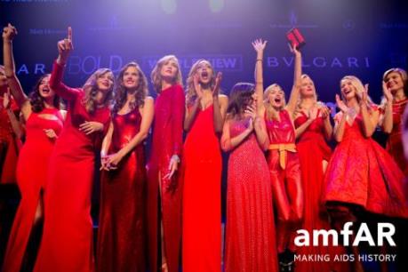 LHP Cannes 2017:  "Sao" ủng hộ hơn 20 triệu USD cho quỹ vì các nạn nhân bệnh AIDS