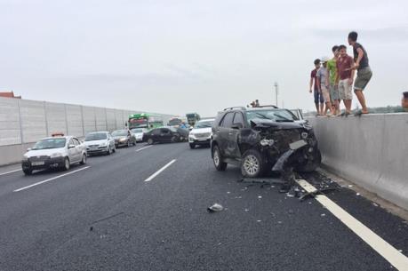 Tai nạn giao thông trên cao tốc Hà Nội-Hải Phòng làm 3 người thương vong