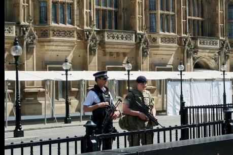 Đánh bom khủng bố tại Manchester: Bắt giữ thêm nhiều đối tượng tình nghi