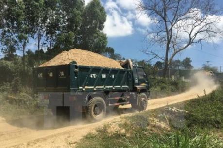 Giá cát tăng mạnh: Thủ tướng yêu cầu báo cáo