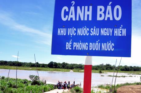 Cần thiết cắm biển cảnh báo ở khu vực có nguy cơ đuối nước cao
