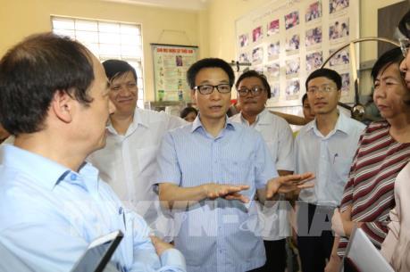 Phó Thủ tướng Vũ Đức Đam: Nâng cao chất lượng y tế cơ sở để giảm tải cho tuyến trên