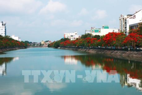 Hai tàu Hải quân Ấn Độ đã cập cảng thành phố Hải Phòng