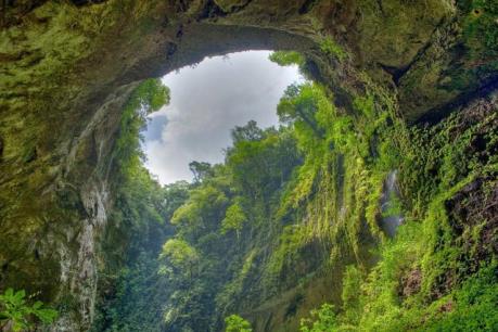 Chiếc thang, sợi dây an toàn... trong hang Sơn Đoòng