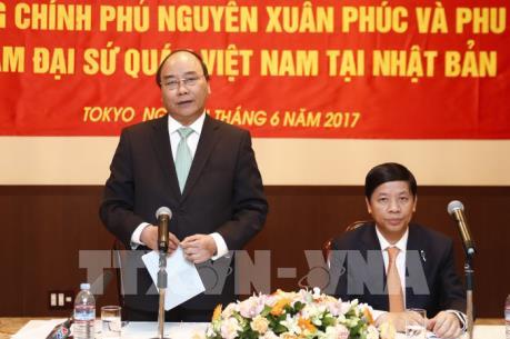 Thủ tướng thăm Đại sứ quán và cộng đồng người Việt Nam tại Nhật Bản