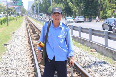 "Nhọc nhằn" người tuần đường dưới thời tiết nắng nóng