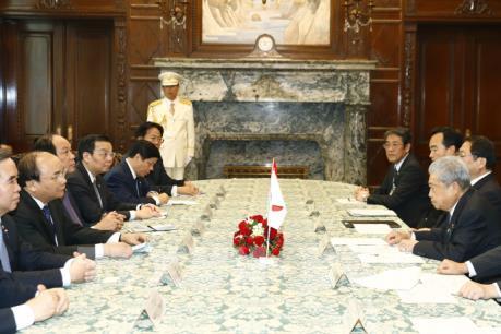 Thủ tướng Nguyễn Xuân Phúc hội kiến với Chủ tịch Thượng viện Nhật Bản