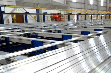 Căng thẳng ngoại giao tại vùng Vịnh: Hoạt động xuất khẩu nhôm của Qatar bị đình trệ