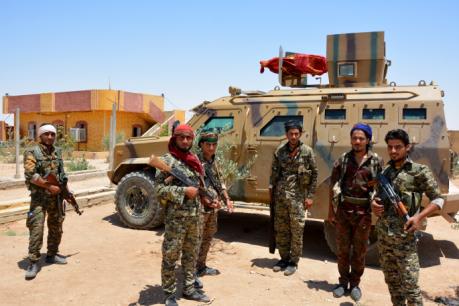 Liên quân do Mỹ dẫn đầu tấn công lực lượng ủng hộ chính phủ Syria