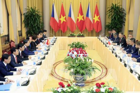 Người Việt ở Séc kỳ vọng vào chuyến thăm Việt Nam của Tổng thống Milos Zeman