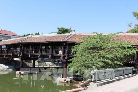 Độc đáo cầu ngói Kim Sơn