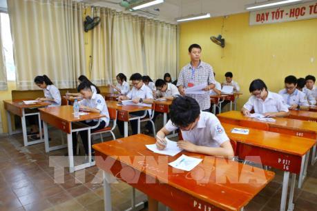 Đề thi môn Toán vào lớp 10 ở Hà Nội