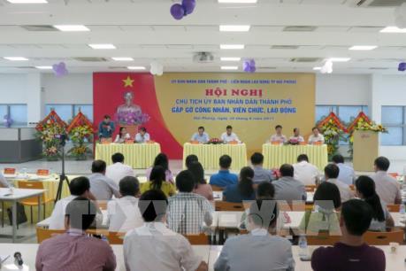 Chủ tịch UBND thành phố Hải Phòng đối thoại với công nhân