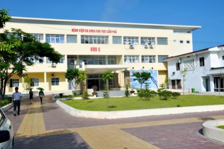 Va chạm giữa tàu cao tốc và xà lan, một người bị thương