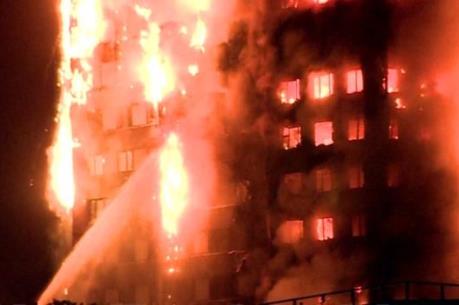 Cháy lớn tại tháp chung cư 24 tầng ở London