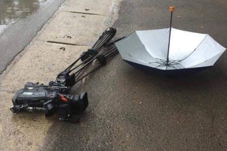 Khởi tố điều tra vụ xe ô tô đâm hỏng máy quay phim của phóng viên Đài Truyền hình Việt Nam