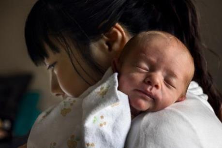 Làm sao để tránh bị trầm cảm sau sinh?