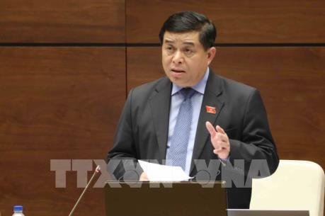 Bên lề Quốc hội: Nhiều nội dung cần Bộ trưởng Bộ Kế hoạch và Đầu tư làm rõ