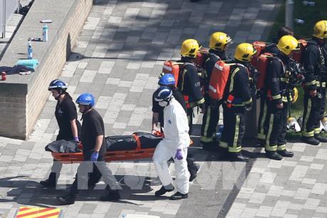 Số người thiệt mạng trong vụ cháy chung cư tại Anh tiếp tục tăng