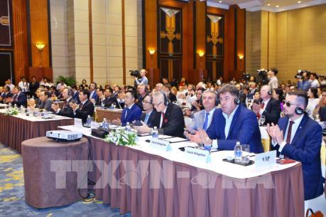 Phó Thủ tướng: Ưu tiên doanh nghiệp FDI phù hợp với định hướng tái cơ cấu kinh tế