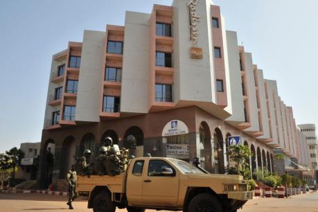 Vụ tấn công khu nghỉ dưỡng ở Mali: Giải cứu hàng chục du khách